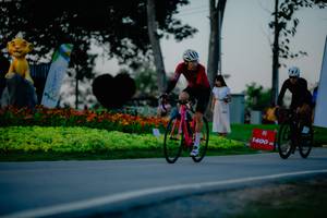 BIB: 
                            <button type="button" onclick="openModal(26181066)" class="btn btn-primary btn-sm float-right btn-popup" data-toggle="modal" data-target=".modal-high-quality">
                        <i class="fas fa-shopping-cart"></i> Add to Cart
                    </button>
                                            <button type="button" onclick="isThisMe(26181066, true)" class="btn btn-success btn-sm float-right btn-popup btn-isme hidden" data-toggle="tooltip" data-placement="bottom" title="นี่คือรูปของคุณใช่ไหม คลิกที่นี่เพื่อเอาเข้าอัลบั้ม">
                        <i class="fas fa-plus"></i> Add to album
                    </button>
                    <button type="button" onclick="isThisMe(26181066, false)" class="btn btn-warning btn-sm float-right btn-popup btn-isnotme hidden">
                        <i class="fas fa-ban"></i> Remove from album
                    </button>